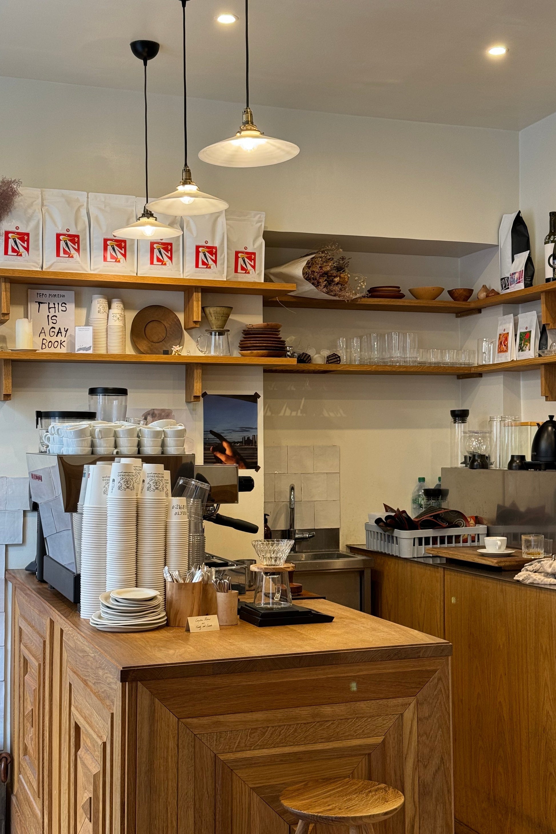 best coffee shops in paris, recto verso